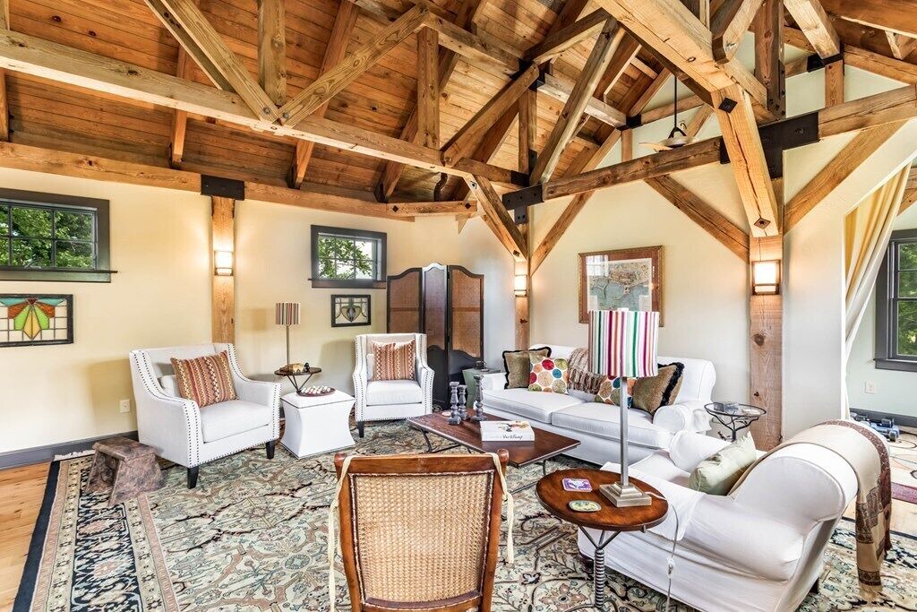 Photo of Livingroom in Belle Haven