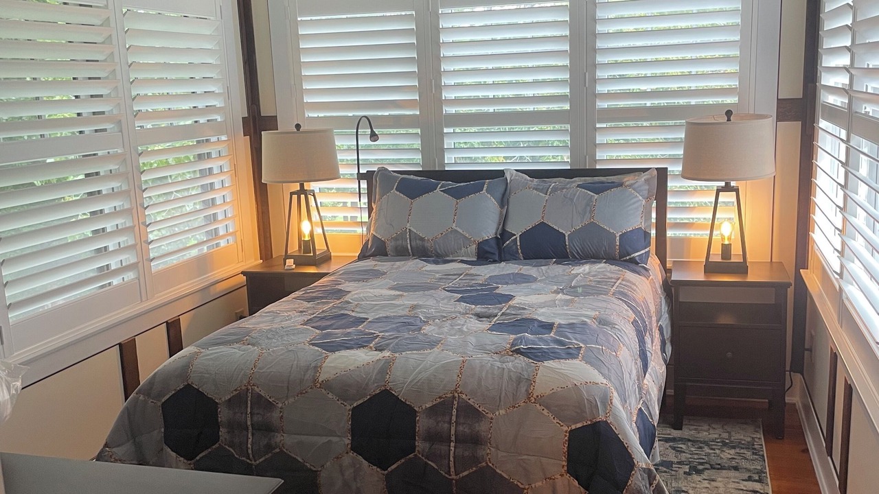 Photo of Bedroom in Belle Haven
