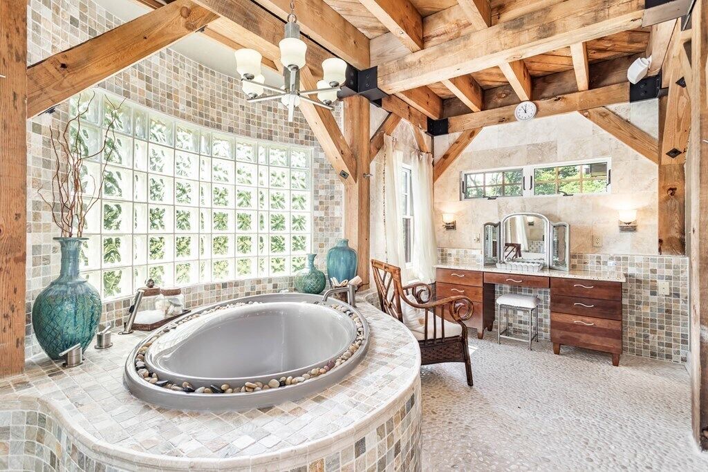 Photo of Bathroom in Belle Haven