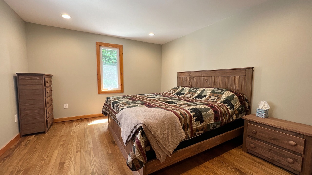 Photo of Bedroom in Greentown