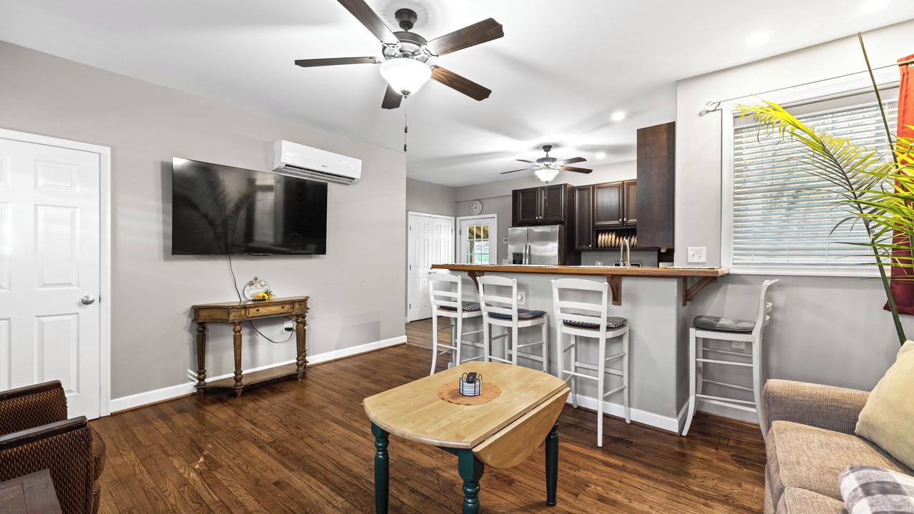 Photo of Livingroom in Haywood