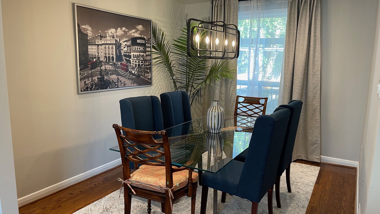 Photo of Livingroom in Newtonbrook