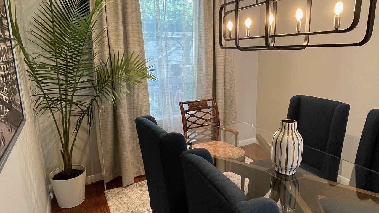 Photo of Livingroom in Newtonbrook