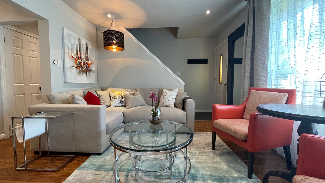 Photo of Livingroom in Newtonbrook