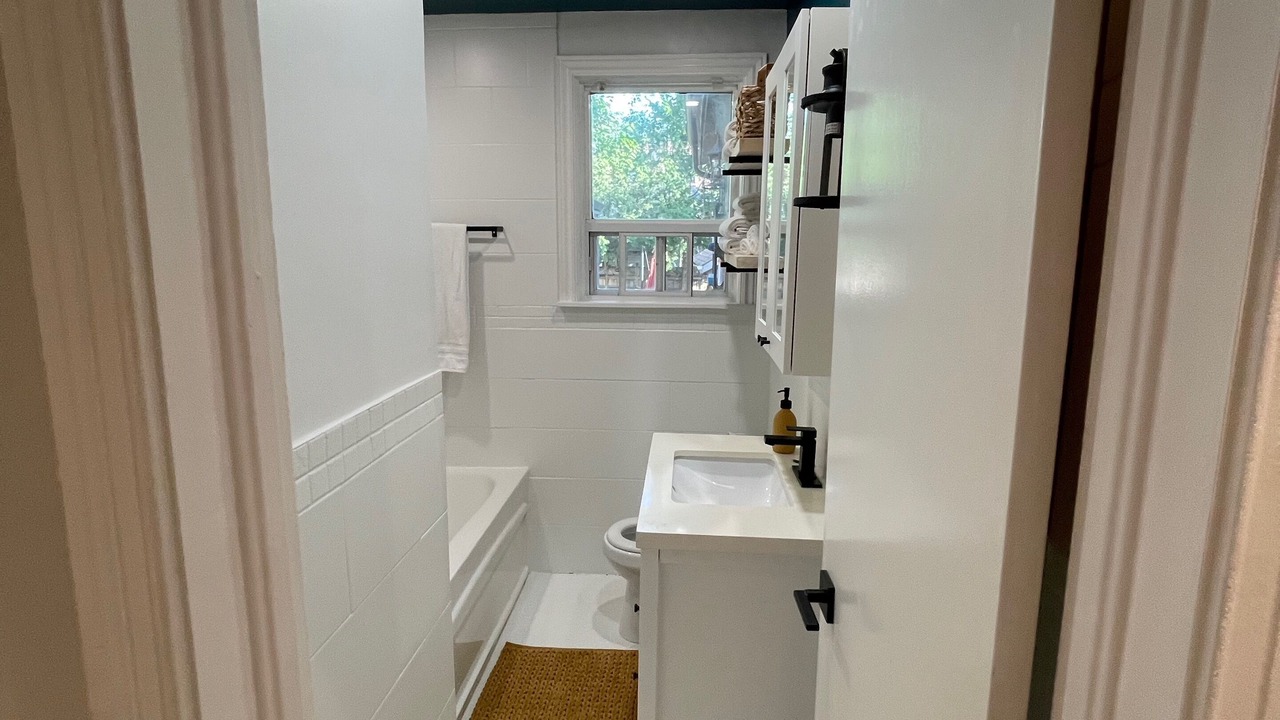 Photo of Bathroom in Newtonbrook