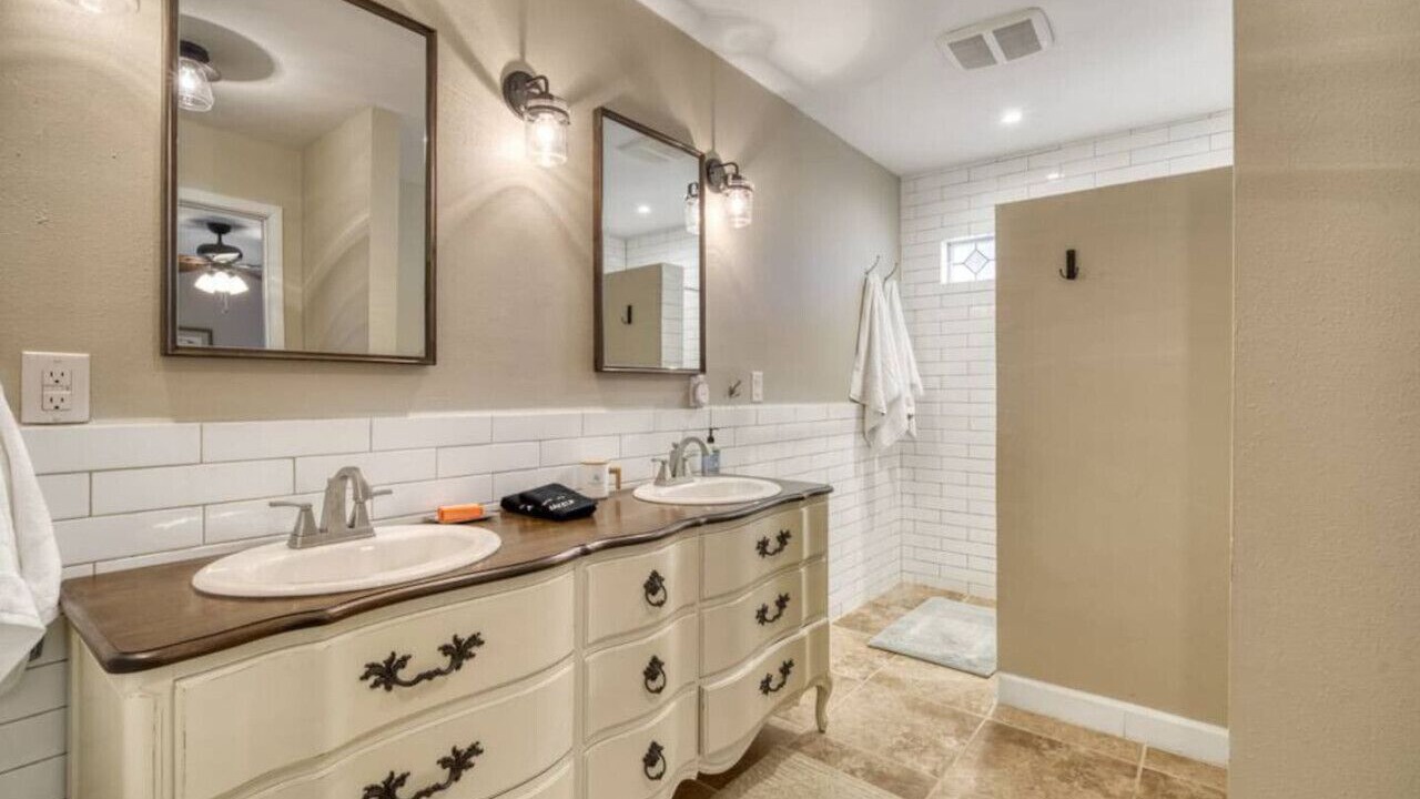 Photo of Bathroom in Lissie