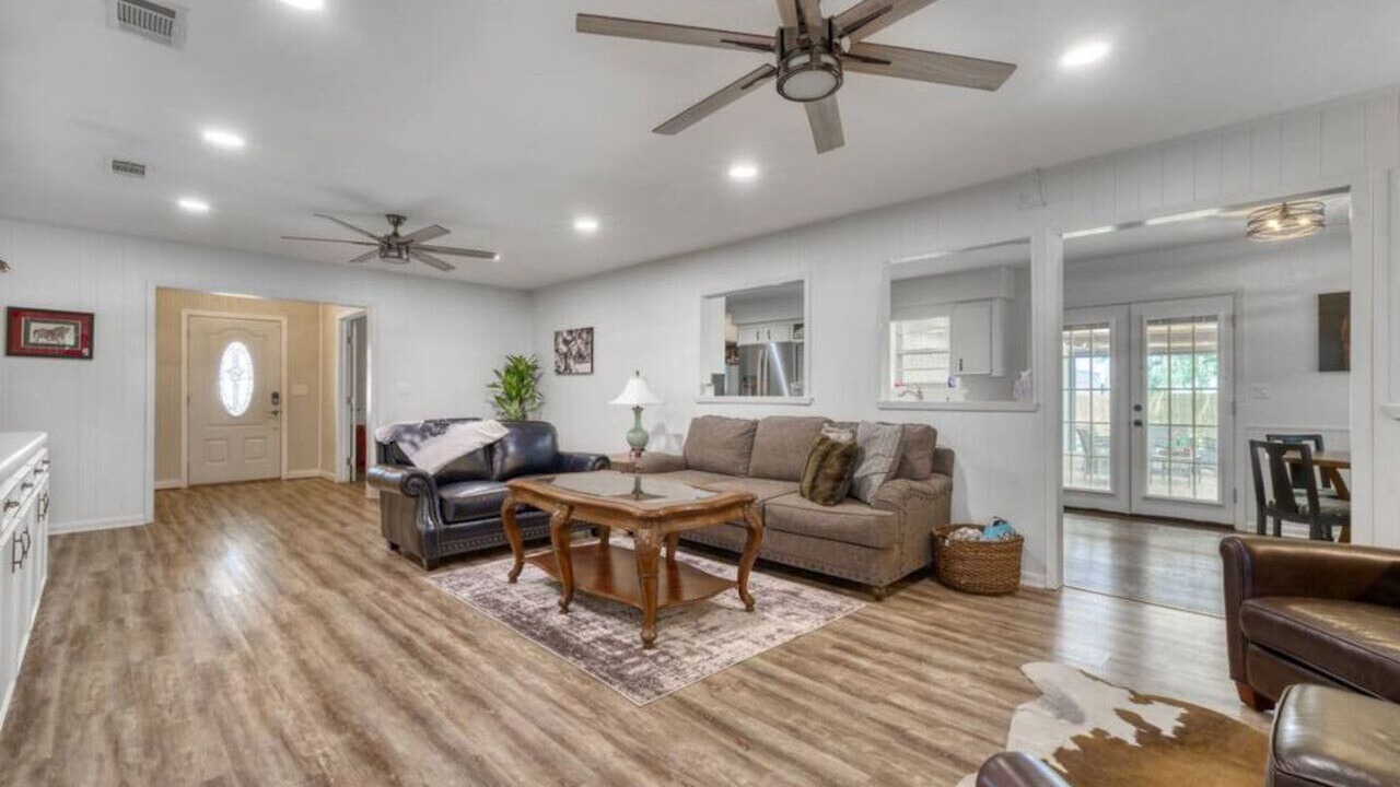 Photo of Livingroom in Lissie