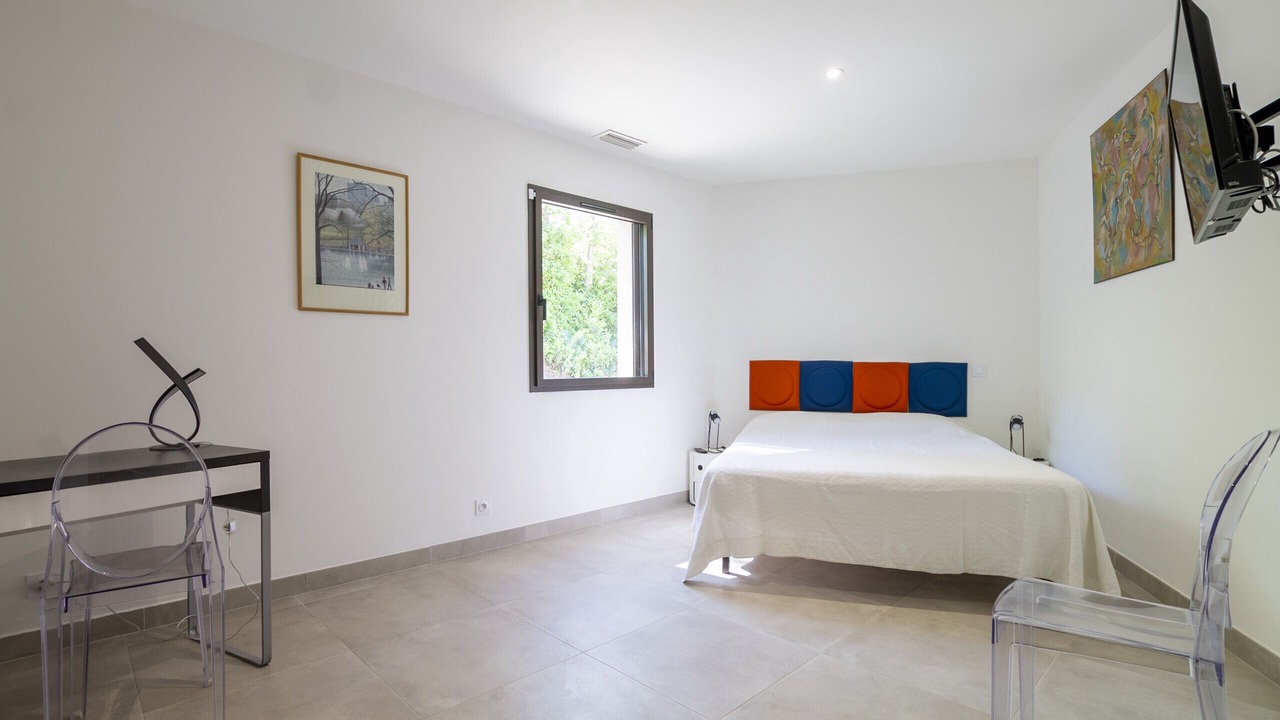 Photo of Bedroom in Orsan