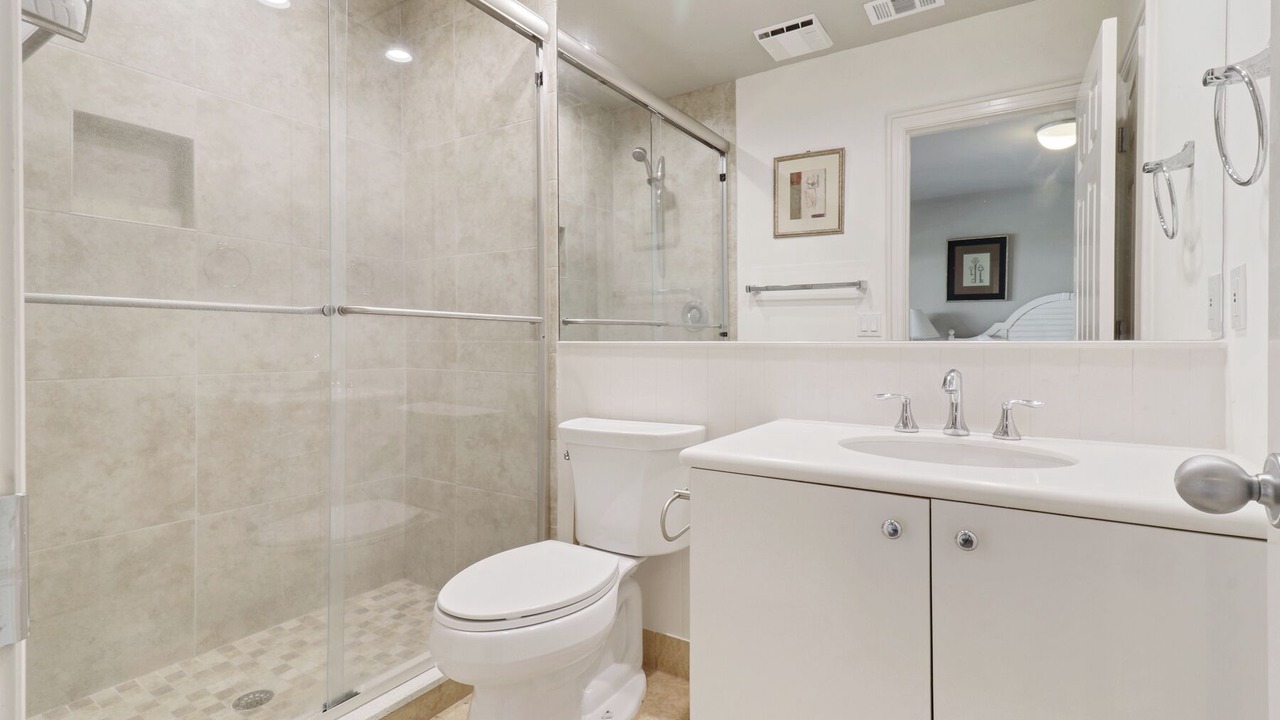 Photo of Bathroom in Beach Lagoon