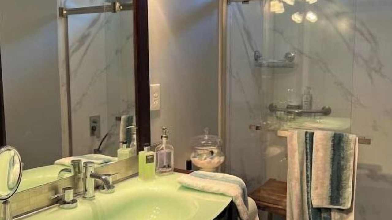 Photo of Bathroom in Green Hills