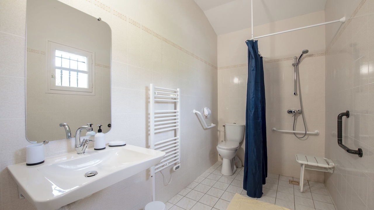 Photo of Bathroom in Carmaux