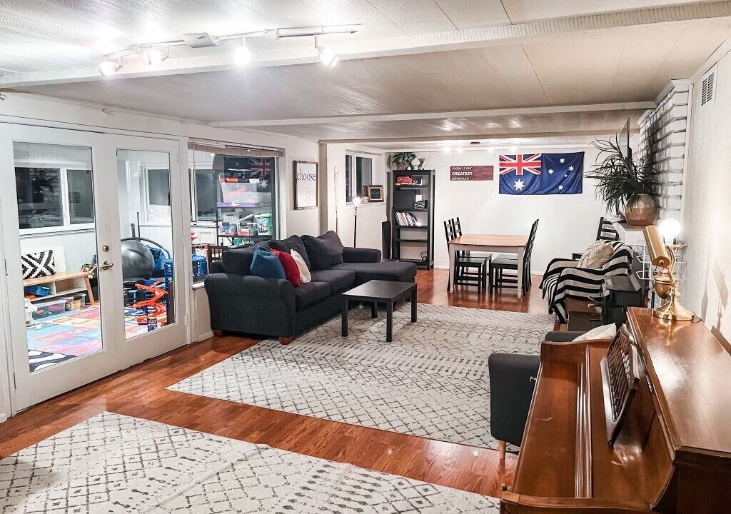 Photo of Livingroom in Bridle Trails