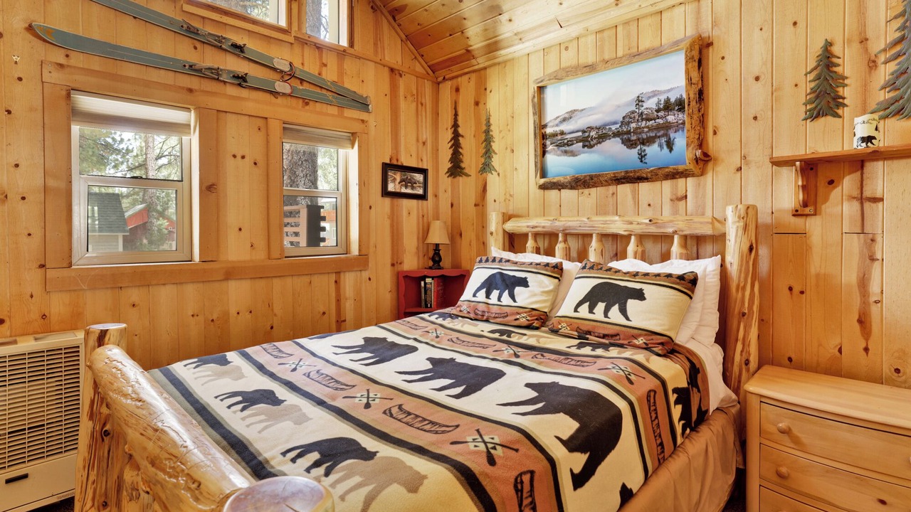 Photo of Bedroom in Summit Estates