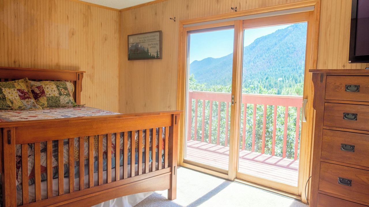 Photo of Bedroom in Green Mountain Falls