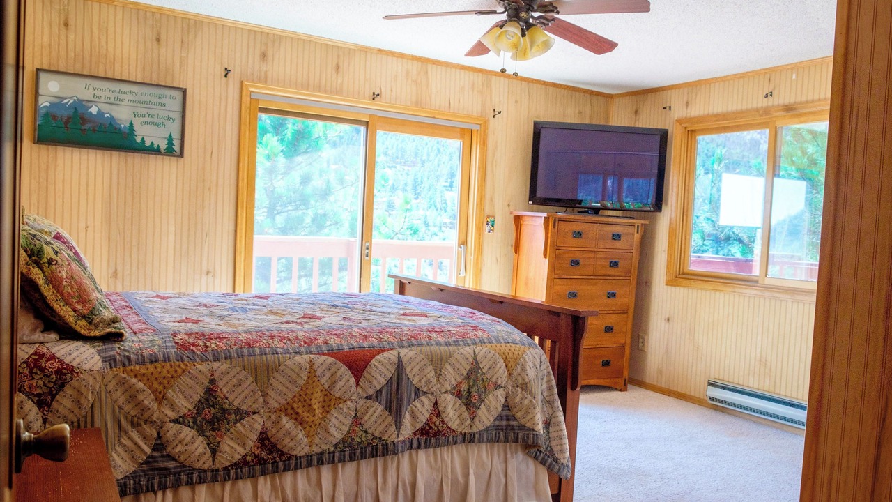 Photo of Bedroom in Green Mountain Falls