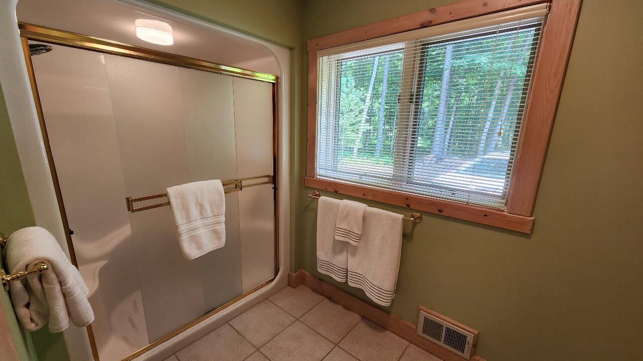 Photo of Bathroom in Birchwood Farms