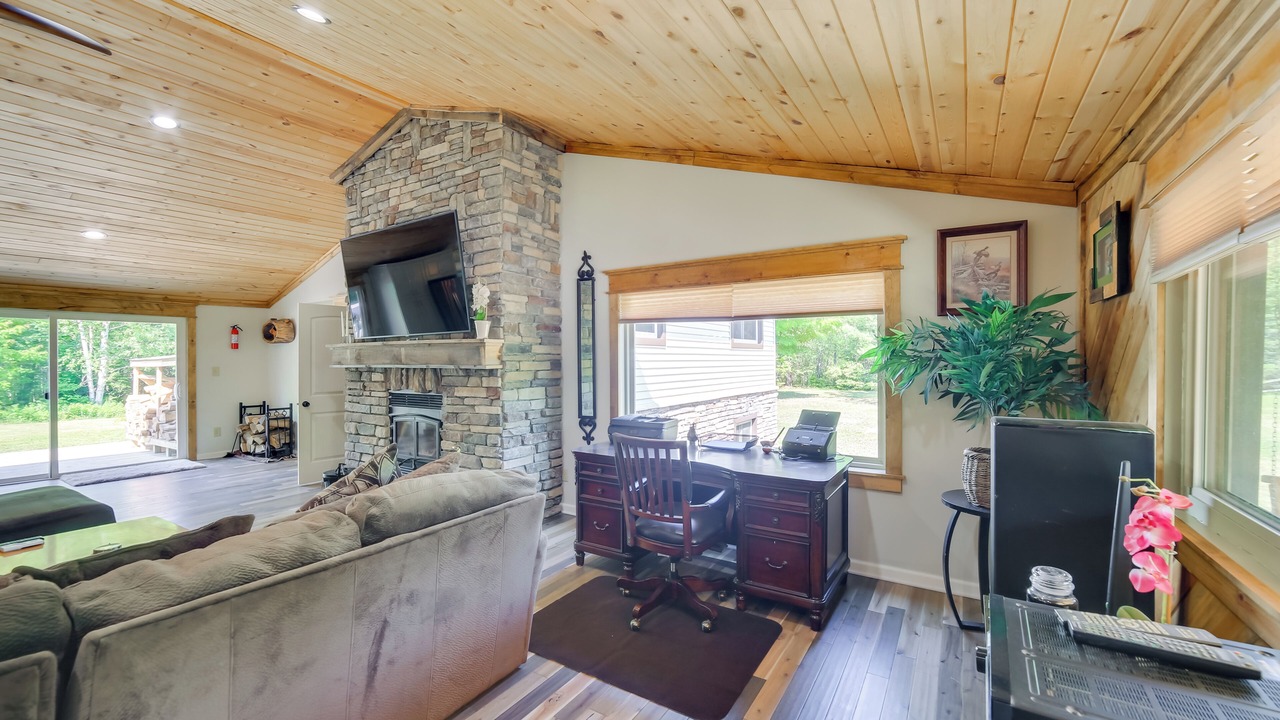 Photo of Livingroom in Champion