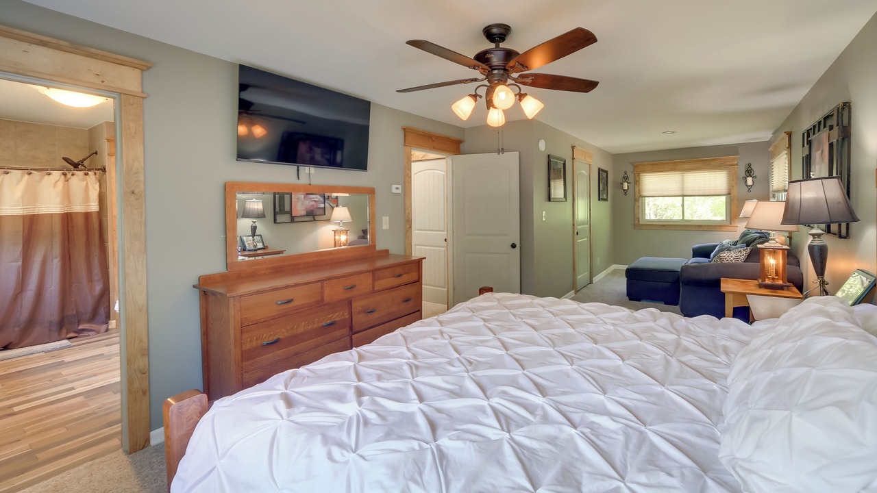 Photo of Bedroom in Champion