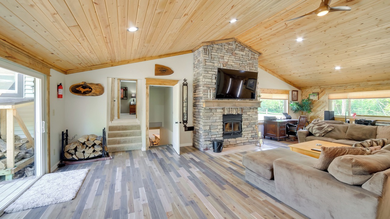 Photo of Livingroom in Champion