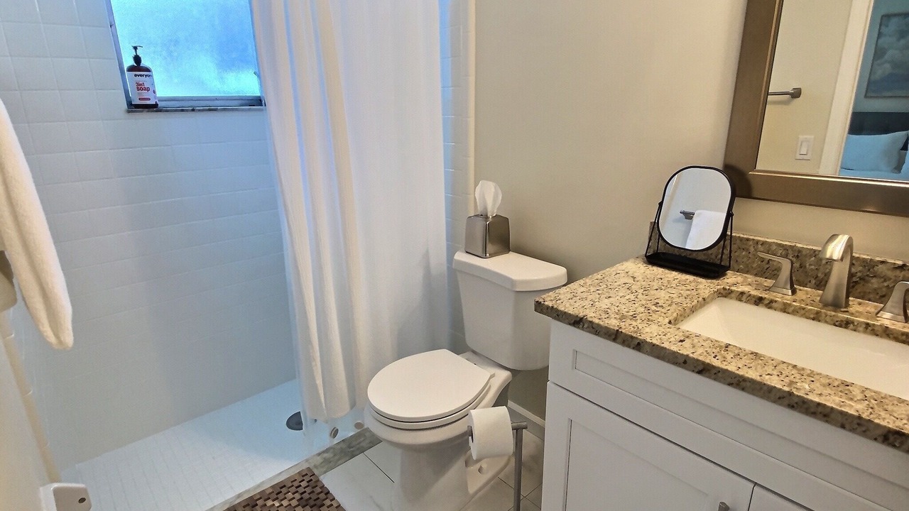 Photo of Bathroom in Venice Gardens
