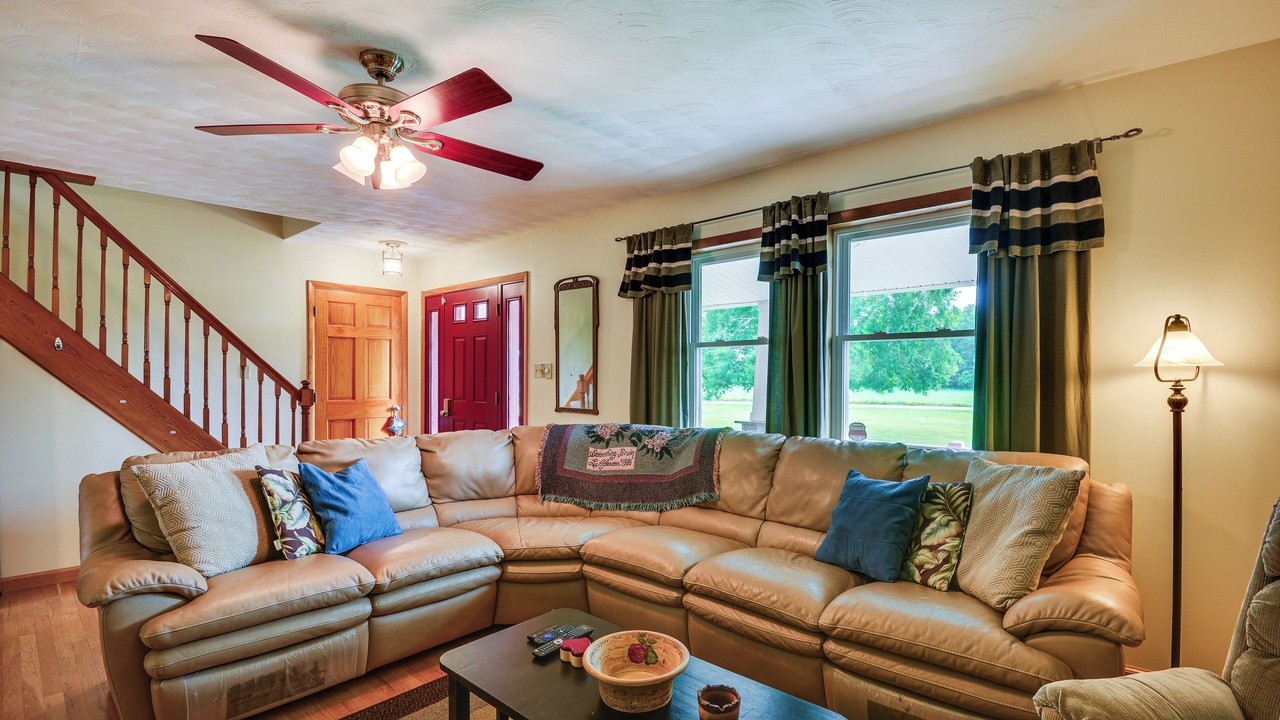 Photo of Livingroom in Lowville