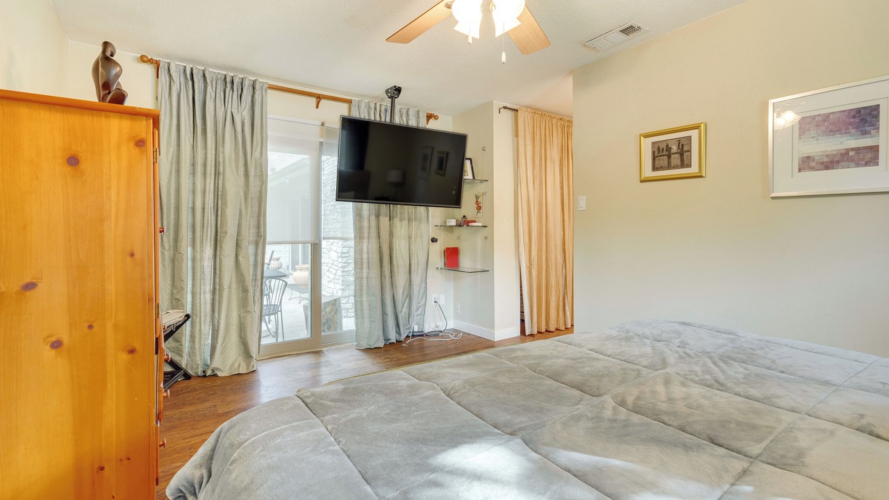 Photo of Bedroom in Barton Hills