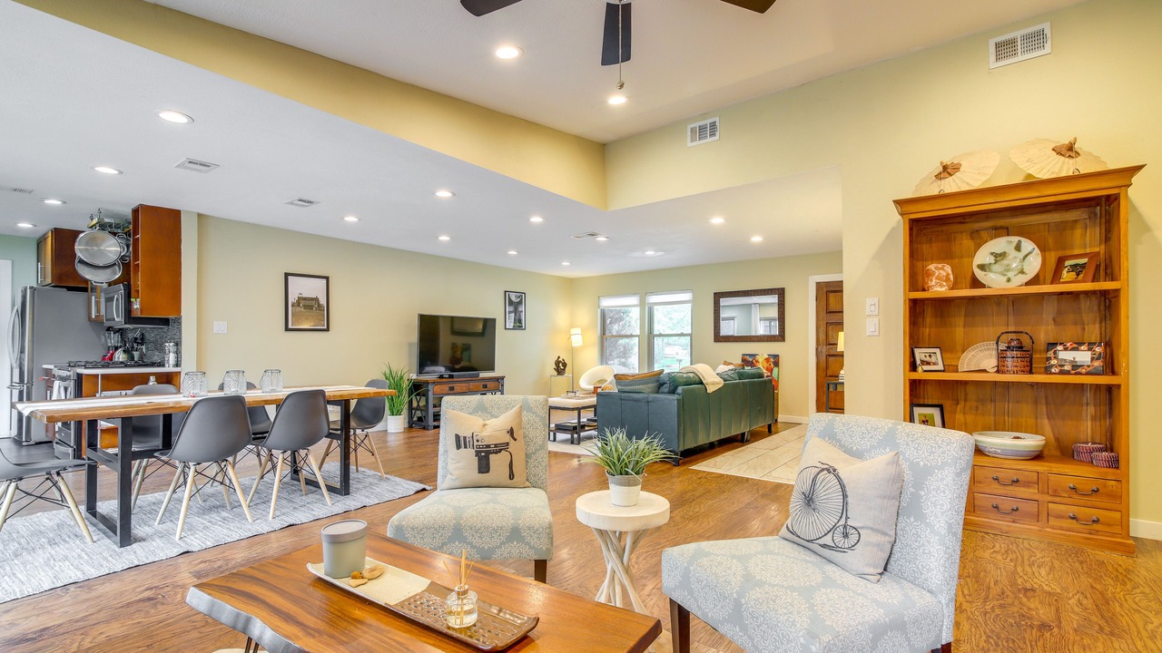 Photo of Livingroom in Barton Hills