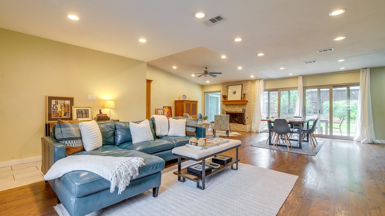 Photo of Livingroom in Barton Hills