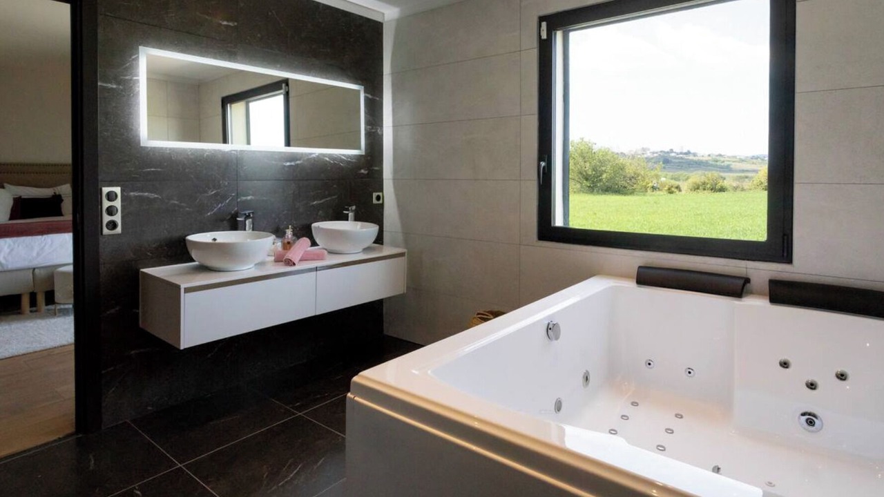 Photo of Bathroom in Puimisson