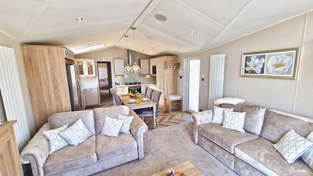 Photo of Livingroom in Cayton Bay