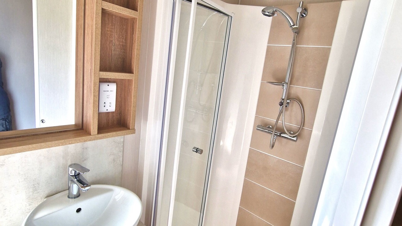 Photo of Bathroom in Cayton Bay