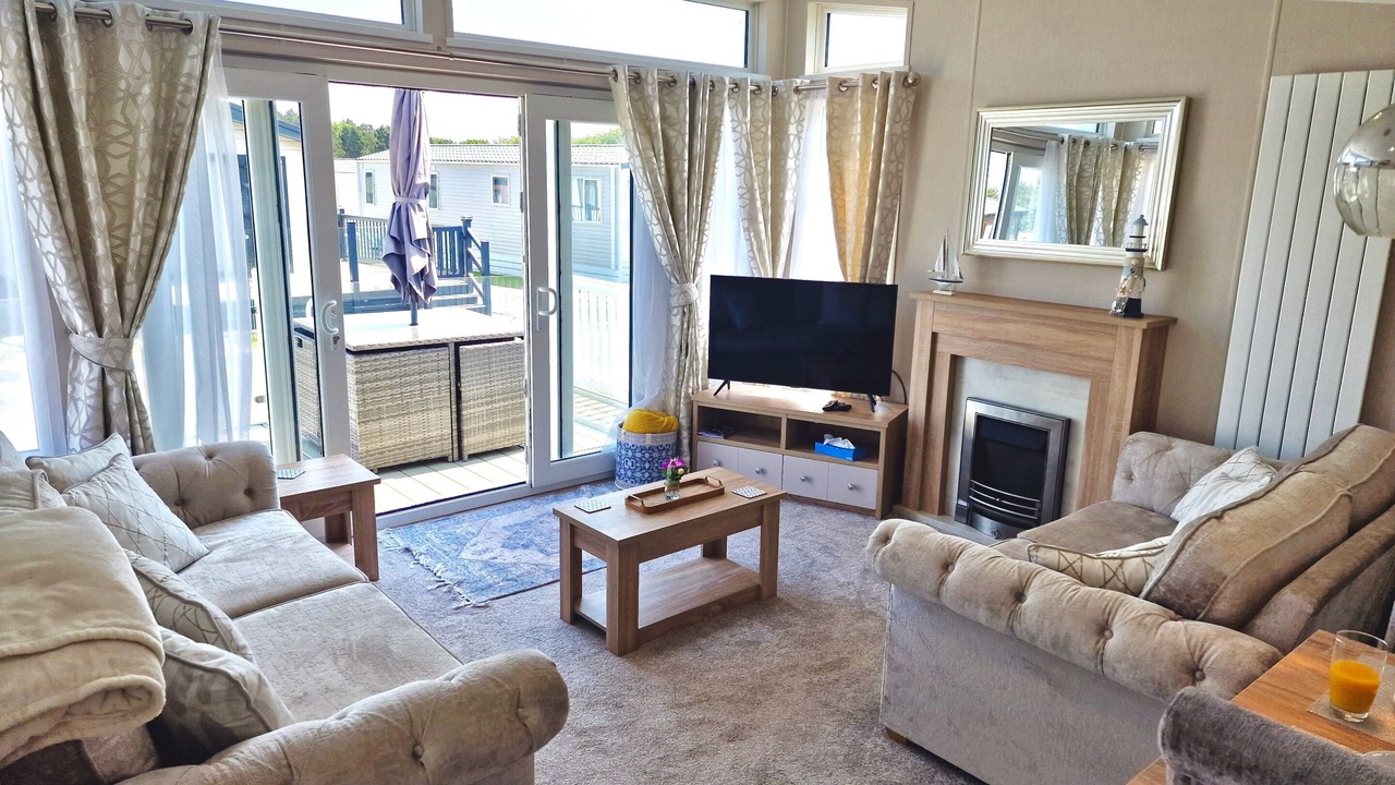 Photo of Livingroom in Cayton Bay