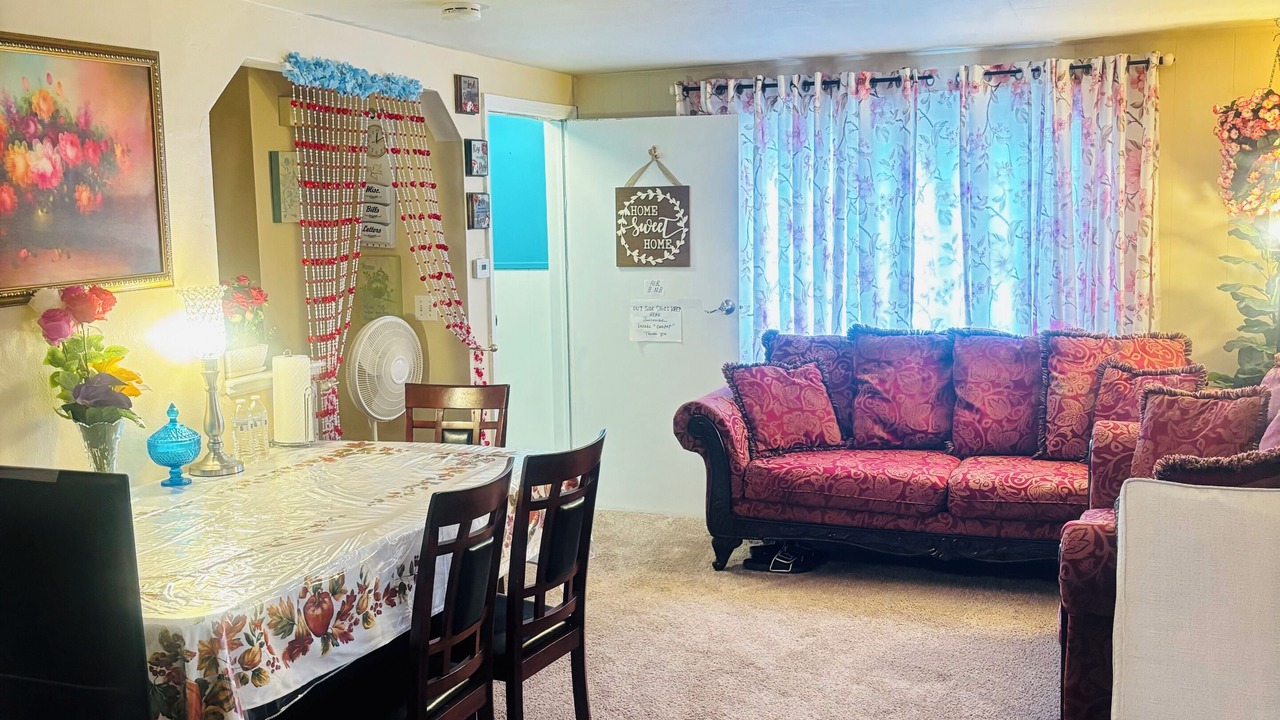 Photo of Livingroom in Cheektowaga