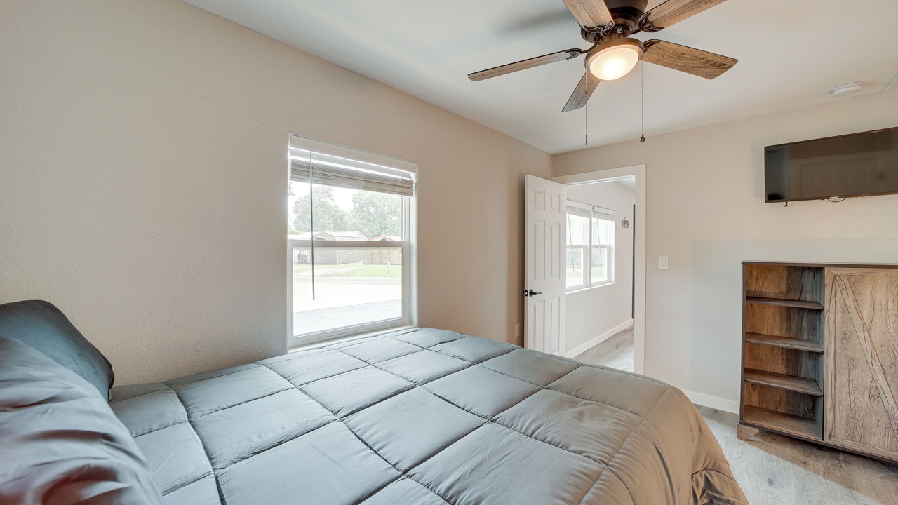 Photo of Bedroom in Grove