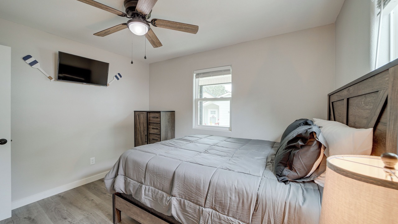 Photo of Bedroom in Grove