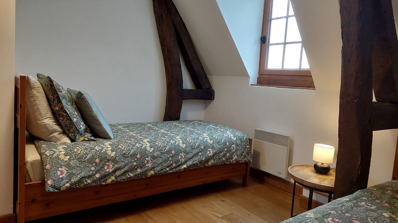 Photo of Bedroom in Roiville