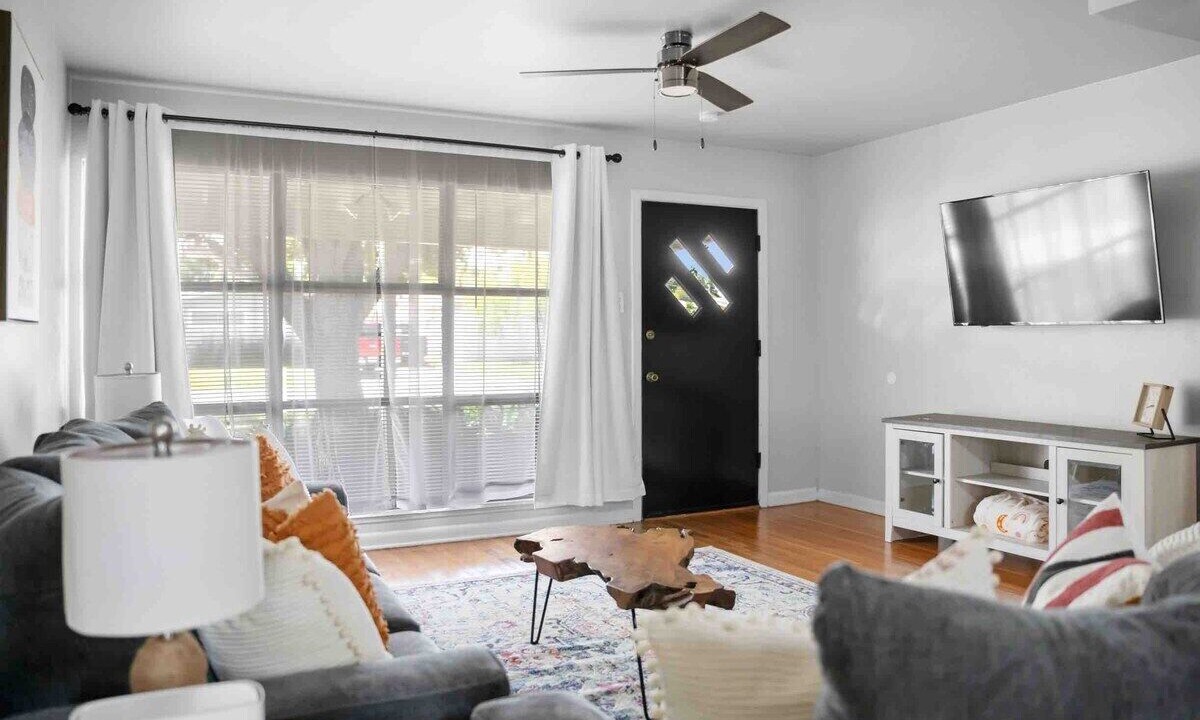 Photo of Bedroom in Bay Area