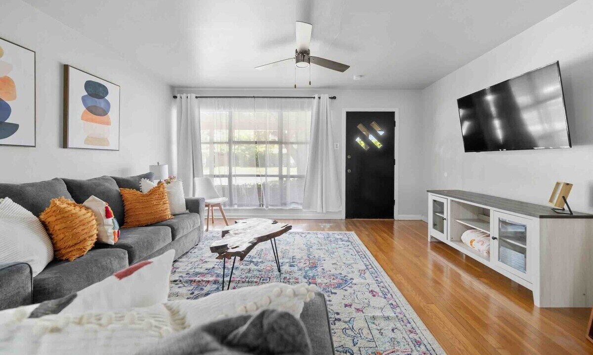 Photo of Bedroom in Bay Area