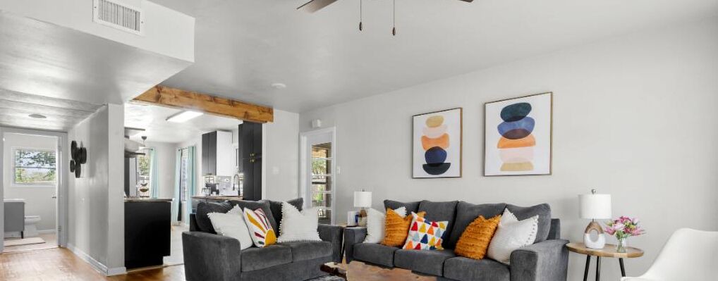 Photo of Livingroom in Bay Area