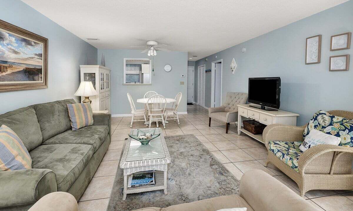 Photo of Livingroom in Saint Simons Heights