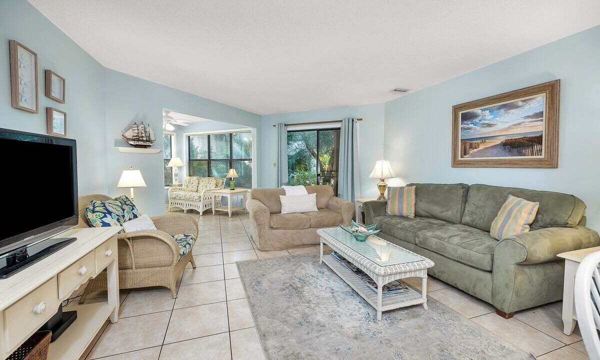 Photo of Livingroom in Saint Simons Heights