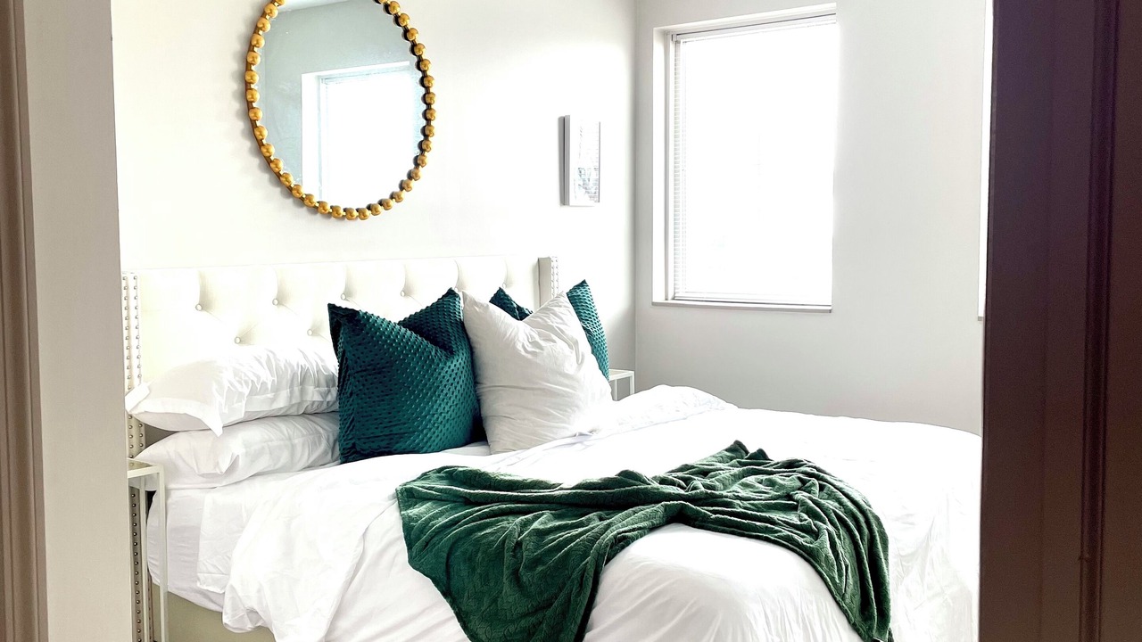 Photo of Bedroom in Uptown District