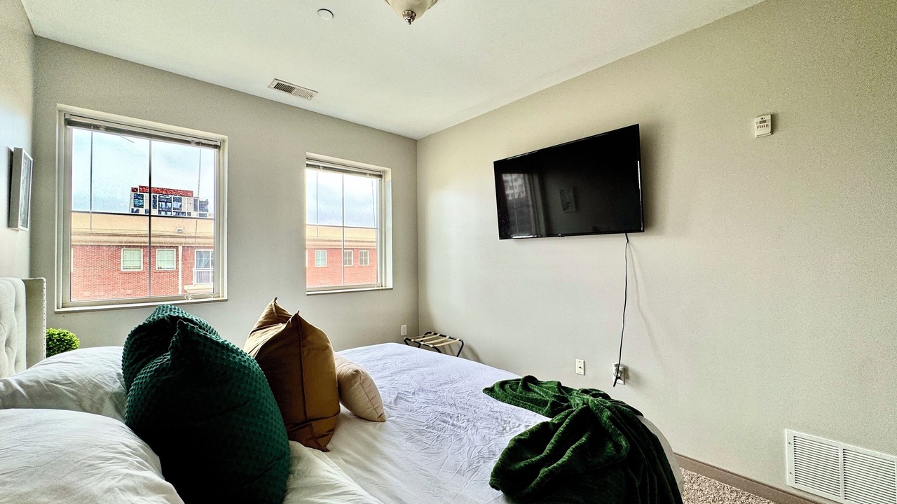 Photo of Bedroom in Uptown District