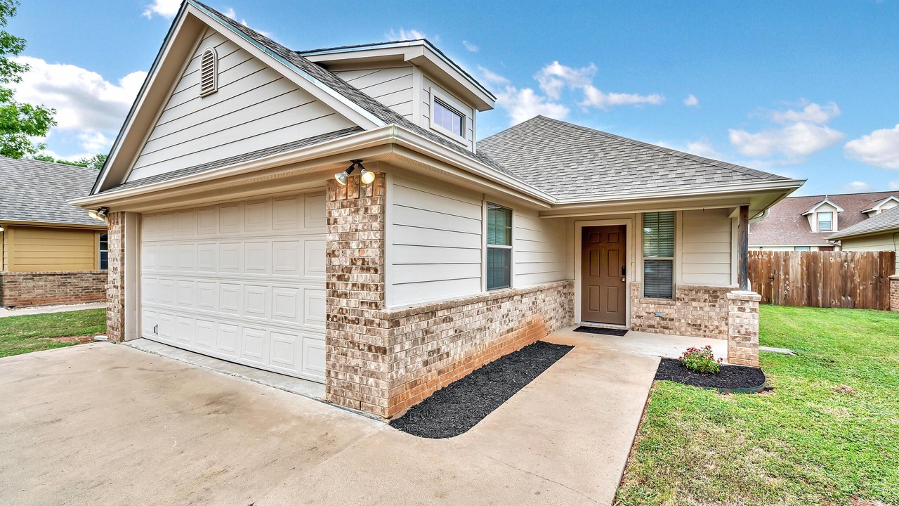 Photo of Outdoor in Lacy-Lakeview