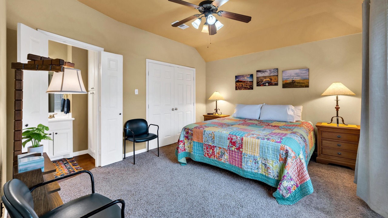 Photo of Bedroom in Lacy-Lakeview