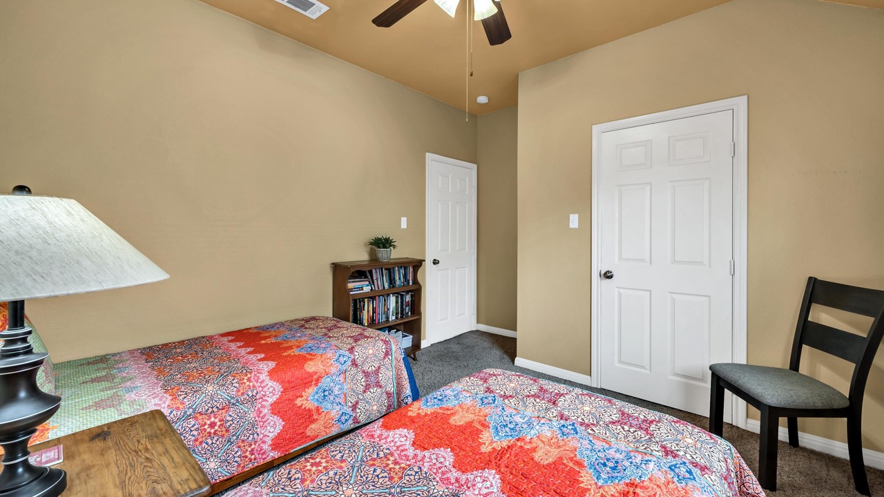 Photo of Bedroom in Lacy-Lakeview