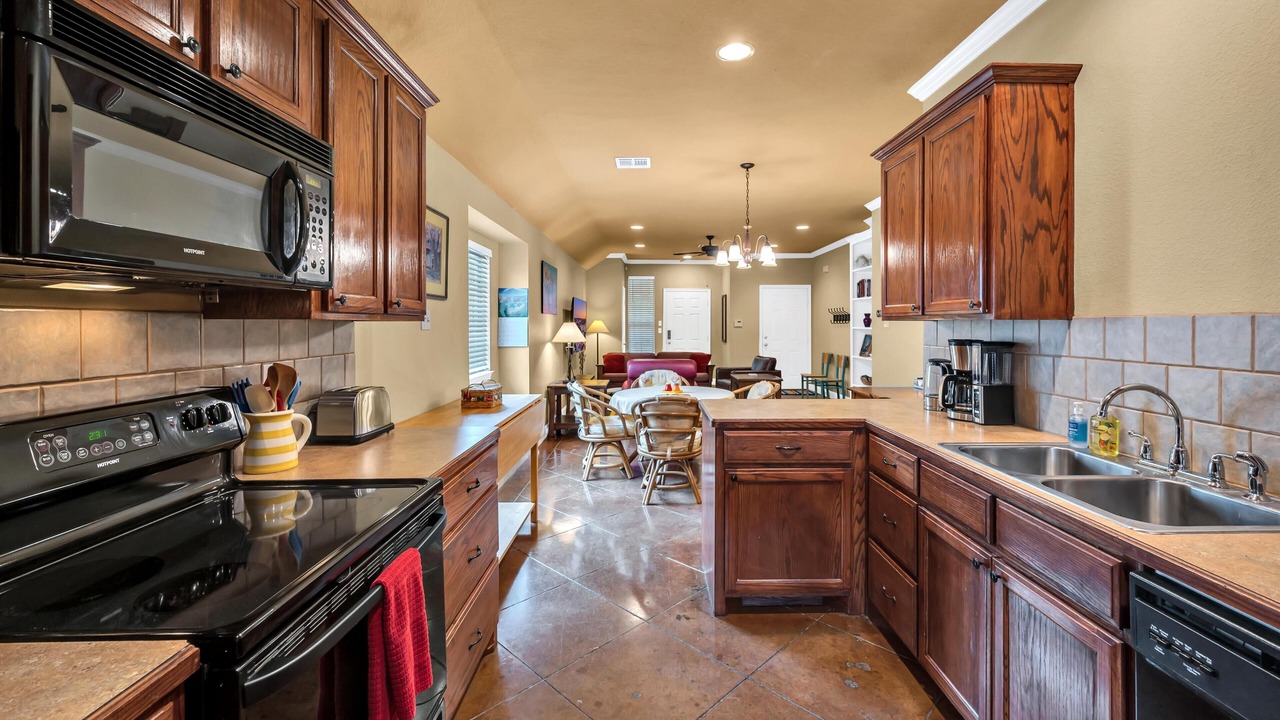 Photo of Kitchen in Lacy-Lakeview