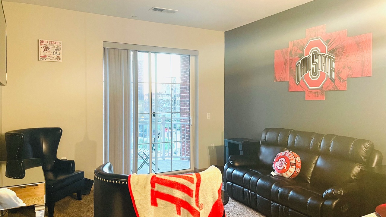 Photo of Livingroom in Scioto Mile