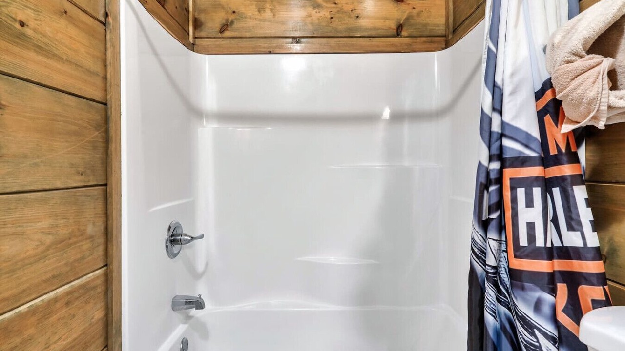 Photo of Bathroom in Kodak