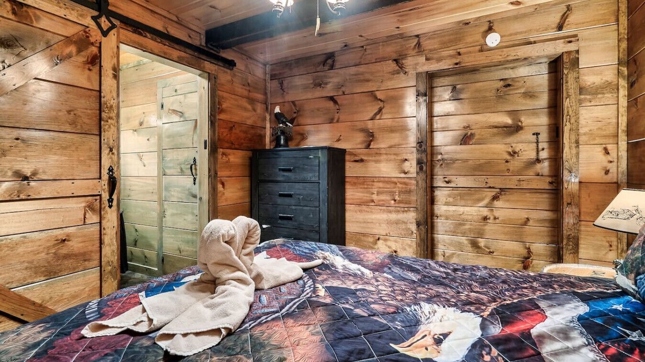Photo of Bedroom in Kodak